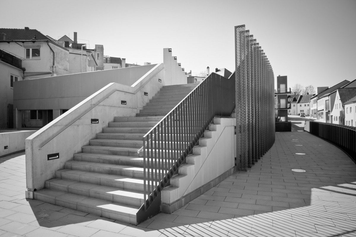 _LSM7773